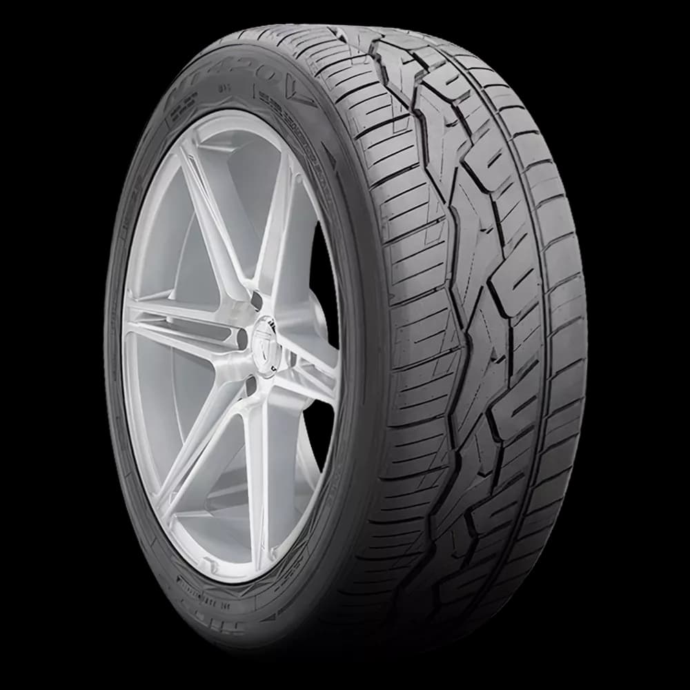275/40R20 XL Nitto NT420V